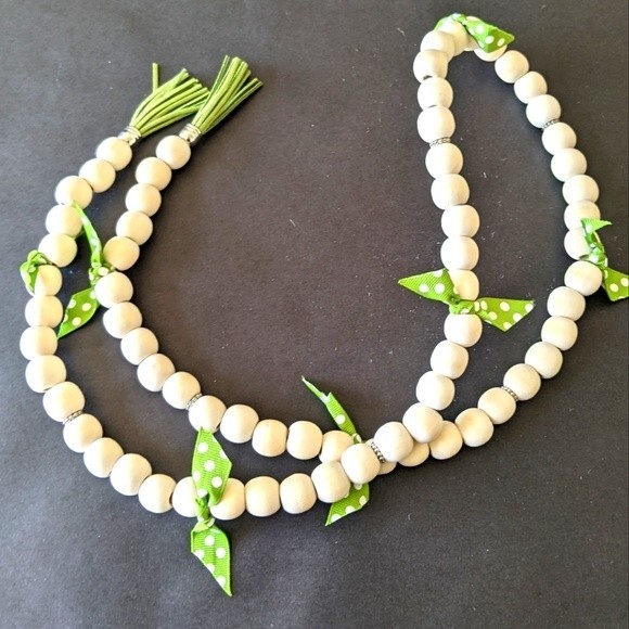 🔥38" wood bead garland - green leather tassels - green white polka ribbons - Picture 3 of 3